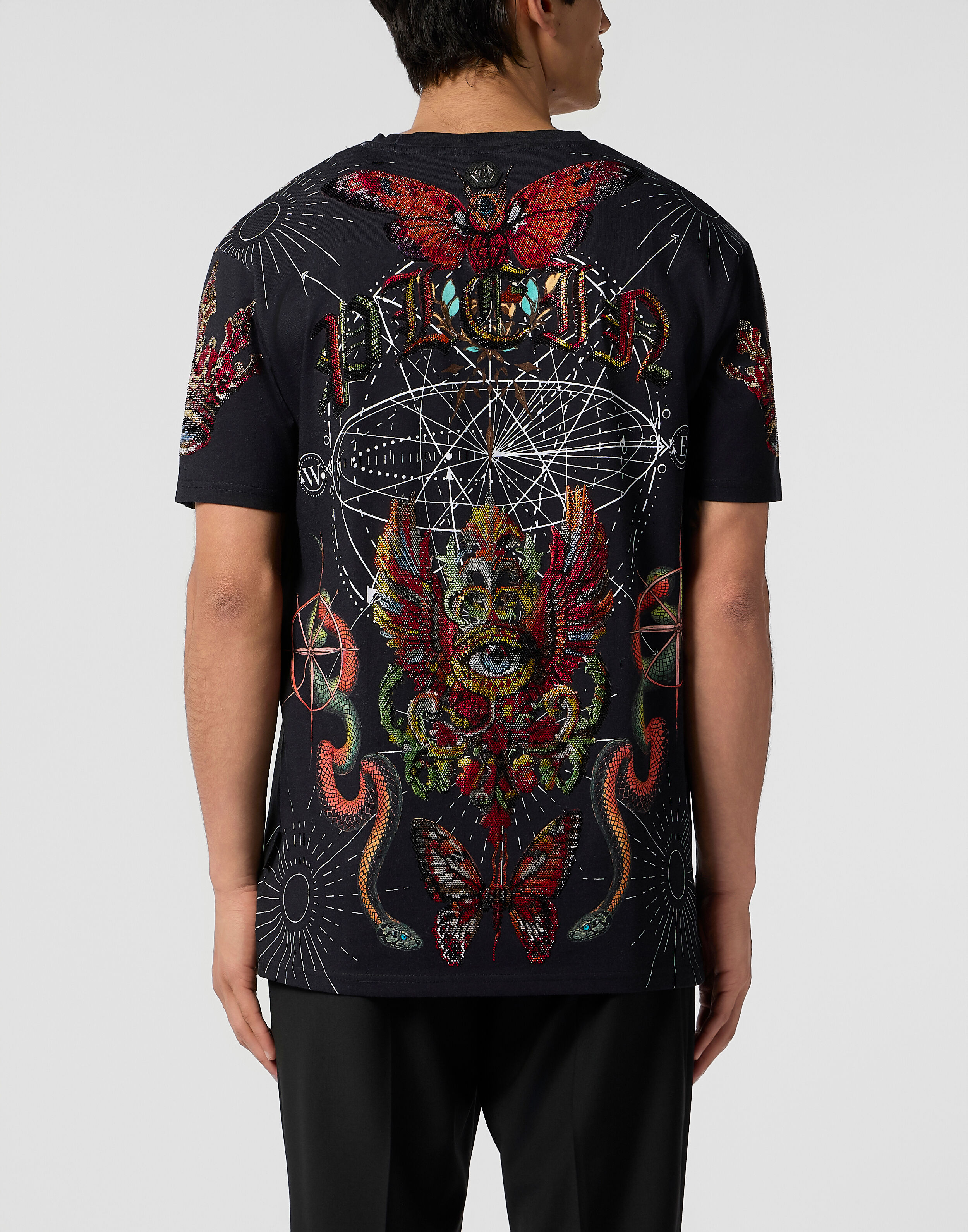 Camiseta Manga Curta com Estampa de Pedras Tatuagem