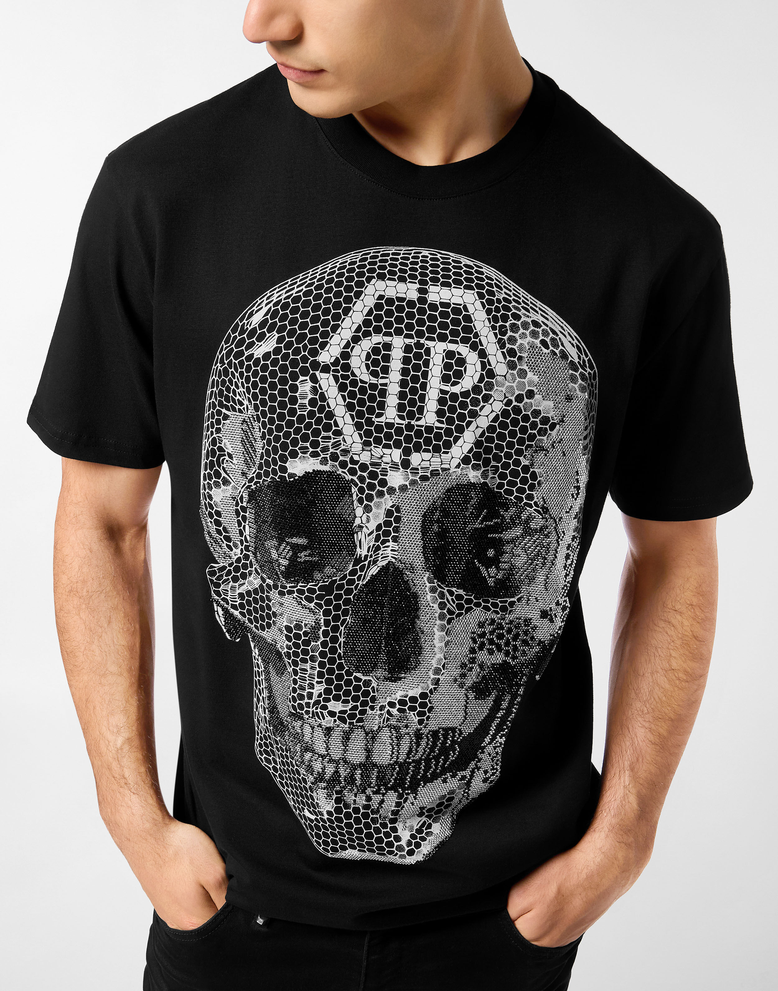 Camiseta Manga Curta com Estampa de Caveira em Strass