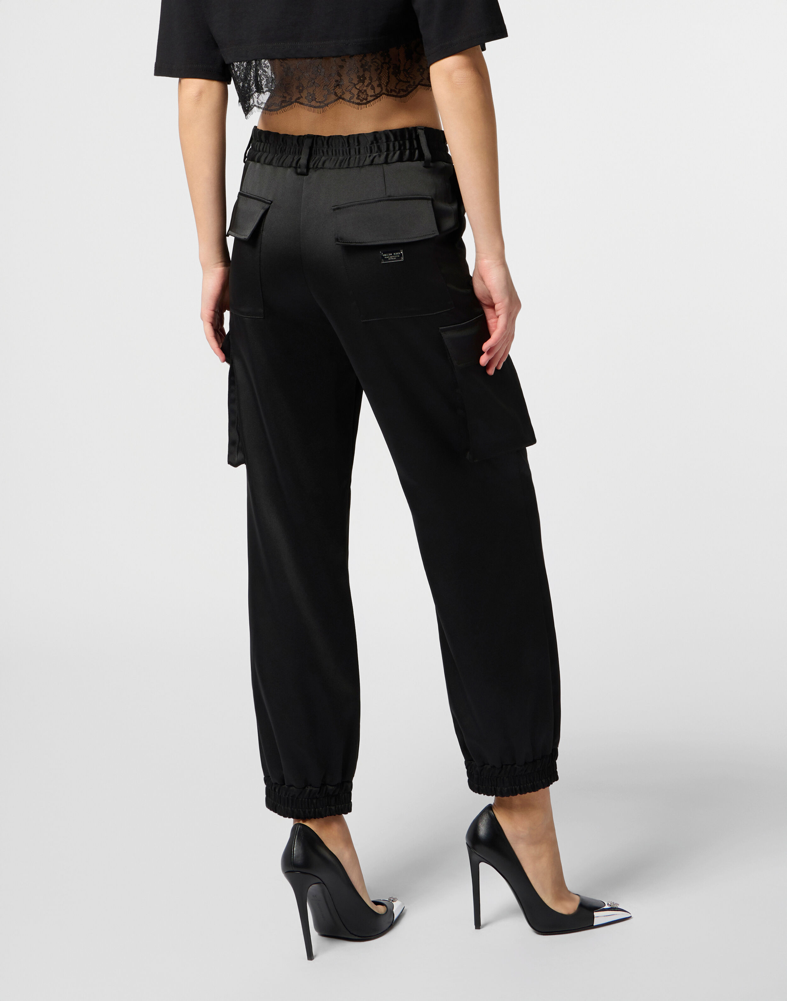 Calças Cargo com Corte Ajustado em Satin com Cordão